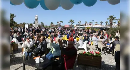 Seferihisar’da Emeklilere Bayramda İndirimli Sosyal Tesis Hizmeti