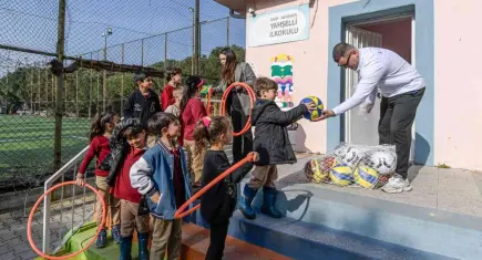 İzmir’de okullara spor desteği büyüyor