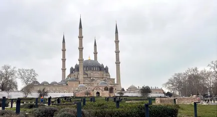Selimiye Camisi’nde 4 yıl aradan sonra ilk bayram namazı kılındı