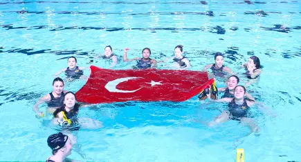 Göztepe’den Avrupa’da tarihi başarı: İzmir’e üst üste üçüncü kupa