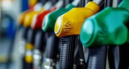 Akaryakıt fiyatları aldı başını gitti: Benzin ve motorine zam! Motorin 80 TL’ye ulaştı