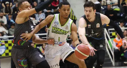 Aliağa Petkimspor Denizli’de takıldı: Yukatel Merkezefendi: 92 - Aliağa Petkimspor: 80
