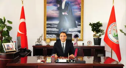 Balçova’dan üniversite yolunda öğrencilere destek