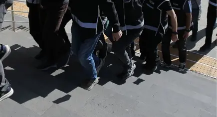 FETÖ operasyonlarında 69 zanlı tutuklandı