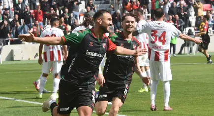 Karşıyaka Play-Off için, Bornova hayatta kalmak için sahada