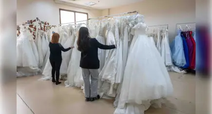 Bornova’da gelinlikler belediyeden