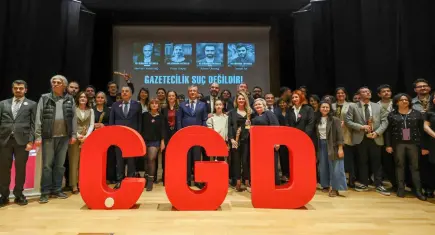Türeli’den gazetecilere ödül töreninde destek mesajı