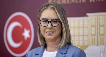 İzmir’de Meslek Fabrikası düellosu: Çankırı’dan Tugay’a sert yanıt!