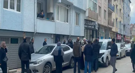  Evinde boğazı kesilerek öldürüldü