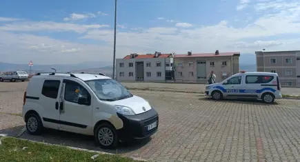 İzmir haber: Yanındaki kadını öldürüp, intihar girişiminde bulundu