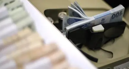 Kamu bankalarında yakınlarına kredi sınırı genişletildi