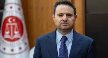 Bakan Gürlek'ten sosyal medya uyarısı: 1104 hesaba erişim engeli