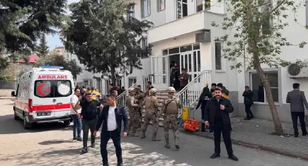 Okul saldırısında dur diyen veli: Saldırganı bıçakla etkisiz hale getirdi