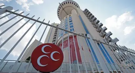 MHP'de fesih dalgası sürüyor