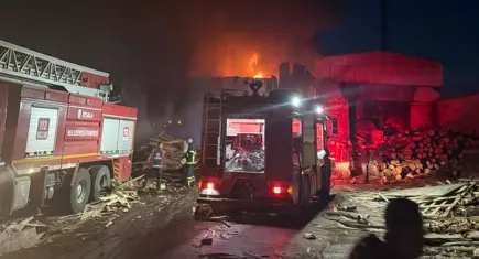 Kereste fabrikasında çıkan yangın kontrol altına alındı