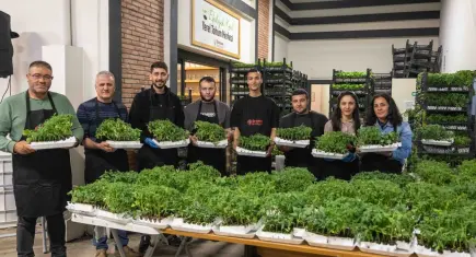 Bornova Belediyesi’nden 100 bin yazlık fide desteği