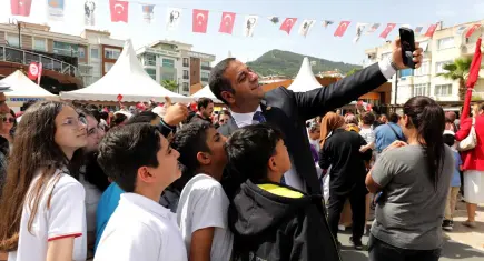 Narlıdere’de 23 Nisan çocuk şenliği Ahmet Piriştina Meydanı’nda kutlanacak