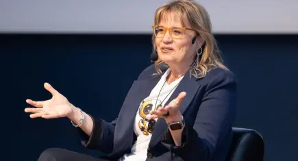 Ayşegül İldeniz’den gençlere yapay zeka çağrısı: Cesur olun