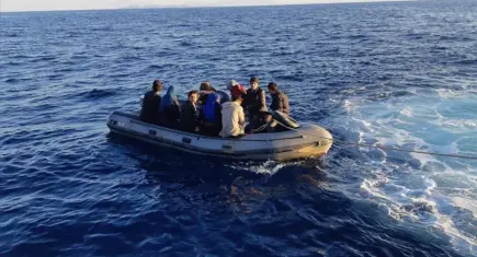 İzmir haber: Dikili açıklarında 25 düzensiz göçmen yakalandı
