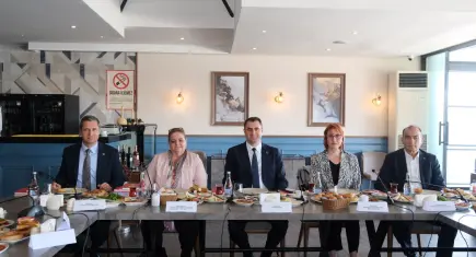 CHP İzmir’den iş dünyasının aktörleriyle ekonomi zirvesi