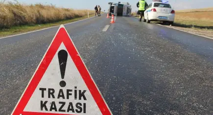 İzmir haber: Kiraz’da traktör ile motosiklet çarpıştı