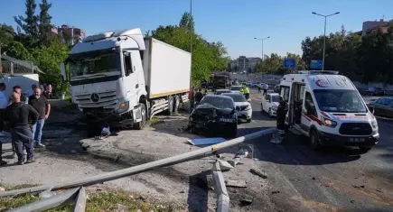 İzmir'de 3 kişinin öldüğü kazada lojistik firması yetkilisi yakalandı