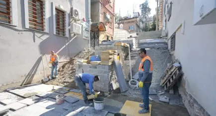 Konak Belediyesi Varyant’ta 412 Sokak ve çevresini yeniledi