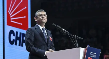 CHP kapalı grup toplantısında Özgür Özel, Grup Başkanı seçildi