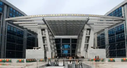 Adalar Belediyesi’nde rüşvet ve örgüt soruşturması: Başkan Akpolat dahil 35 şüpheli tutuklandı