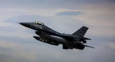 Kaçırılma sinyali veren uçak, Türk hava sahasına girdi: F-16'lar havalandı