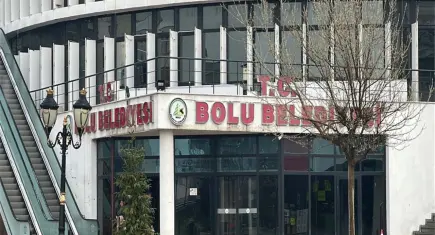 Bolu Belediyesi’ne operasyon: 10 kişi gözaltında