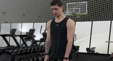 İzmir'de profesyonel basketbolcular sezon öncesi aynı çatı altında buluştu