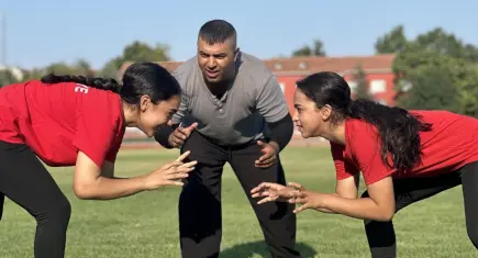 Dangal filmiyle başlayan güreş tutkusu: İki kız kardeş 3 yılda 5 kez Türkiye şampiyonu oldu