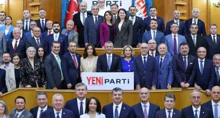 YENİ Parti milletvekillerinden Özgür Özel'e destek açıklaması