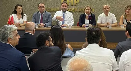 CHP İzmir’de ilçe başkanları ikinci kez bir araya geldi