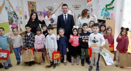 Bayraklı'da eğitime her aşamada destek: Anaokulundan üniversiteye kesintisiz hizmet!