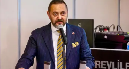 Hasan Ünal'dan Deniz Yücel'e sert tepki: Siz yapınca 'siyasi tercih', Saniye Hanım yapınca 'ihanet' mi oluyor?"