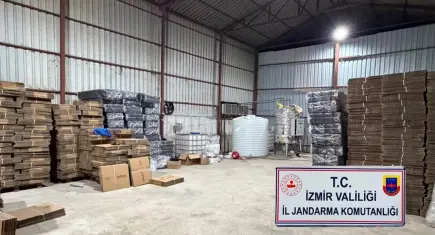 İzmir’de kaçak alkol operasyonu: 5 bin 100 litre etil alkol ele geçirildi