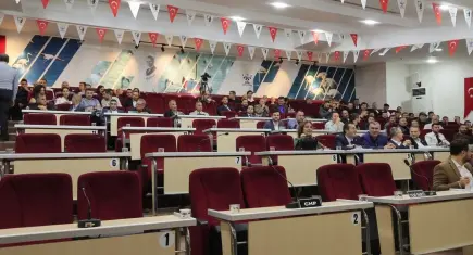 Çiğli Belediye Meclisi'nde "Toplantı Yetersayısı" krizi
