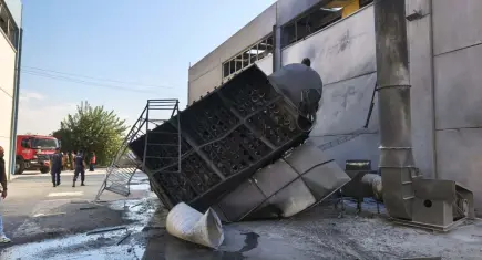 İzmir’de fabrikada patlama: Yaralı işçiler var