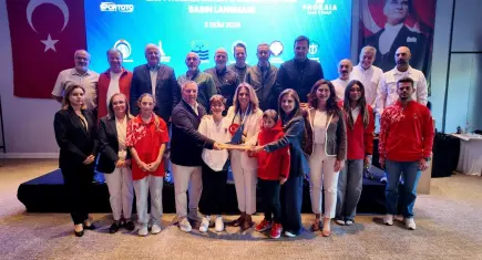 Yelken Ligi Foça’da başladı: Yaklaşık bin sporcu mücadele edecek