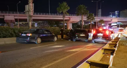 İzmir’de zincirleme kaza! 7 otomobil ve 1 motosiklet birbirine girdi