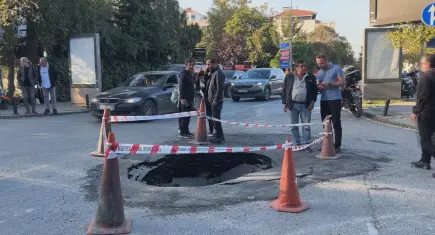 Beşiktaş'ta yol çökmesi: Facianın eşiğinden dönüldü!