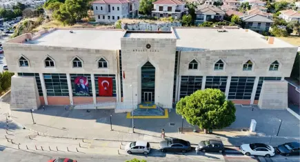 Çeşme Belediyesi operasyonunda 10 şüpheli hakkında tutuklama kararı verildi