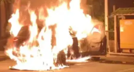 Alanya’da korkutan yangın: Şarj edilen elektrikli otomobil küle döndü!