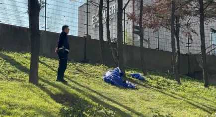Esenler’de metro istasyonu yakınında erkek cesedi bulundu