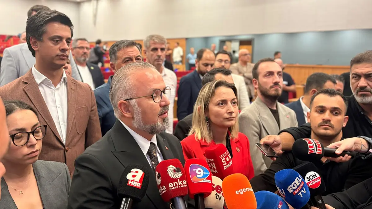 İptal edilen meclisin ardından AK Parti’den “İzmir’in sorunlarını konuşalım” çıkışı