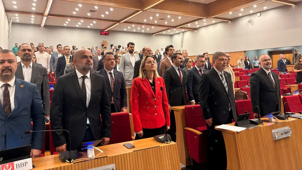 İzmir Büyükşehir Meclisi’nde Tugay krizi: Meclis iptal edildi
