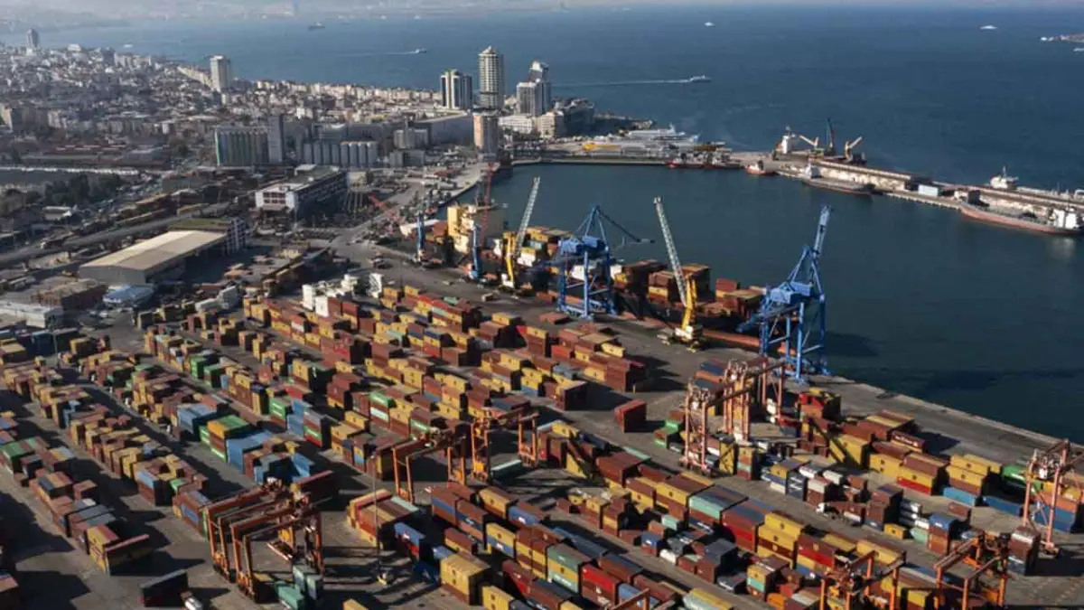 İzmir konteynerde kan kaybetti